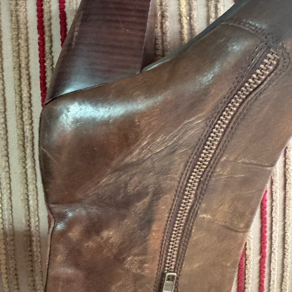 Born Brown Heeled Boots Classic Leather Design - Picture 6 of 9